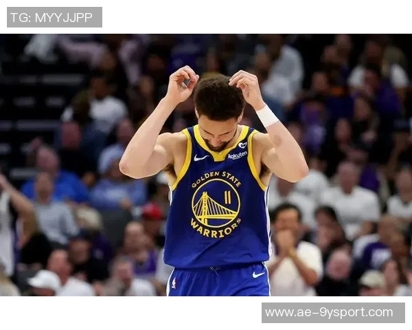 克莱汤普森状态低迷9投仅3中三分球命中率惨淡仅1中6