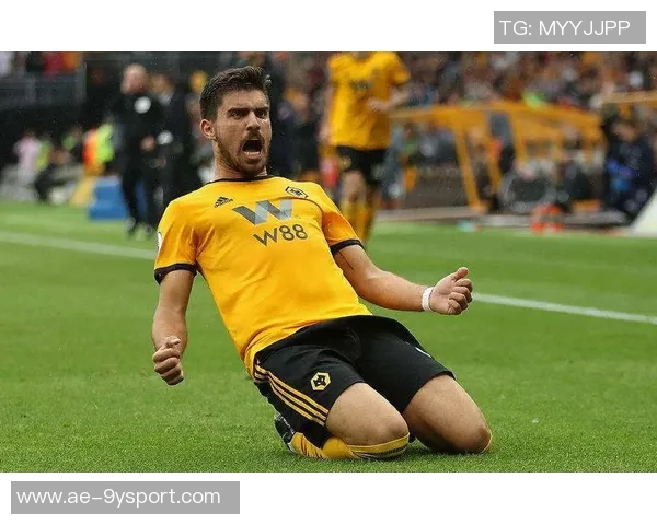 卡里克盛赞赫拉芬贝赫防守纪律性与聪明才智兼备并具备出色传球能力