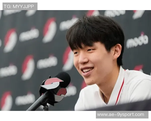 杨瀚森精彩单挑尤班克斯背运转身连招引发观众热烈反响