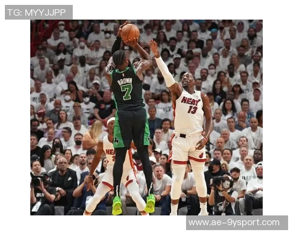 凯尔特人开季遭遇三连败杰伦布朗表现抢眼场均近30分 凯尔特人开季遭遇三连败杰伦布朗表现抢眼场均近30分